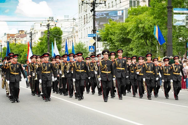 Khabarovsk, Rússia - 02 de junho de 2019: Festival Internacional de Bandas Militares As Ondas de Amur  . — Fotografia de Stock