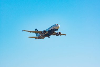 Khabarovsk, Rusya-Eylül 29, 2018: Airbus A319-100 Başkan Yardımcısı-buo Aurora havayolu yakın çekim kapalı alır