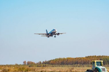 Khabarovsk, Rusya-Eylül 29, 2018: Airbus A319-100 Başkan Yardımcısı-buo Aurora havayolu yakın çekim kapalı alır