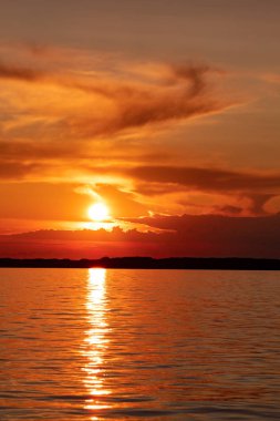Amur Nehri setin Habarovsk, Rusya'nın on Sunset.
