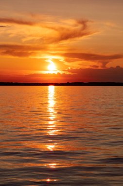Amur Nehri setin Habarovsk, Rusya'nın on Sunset.