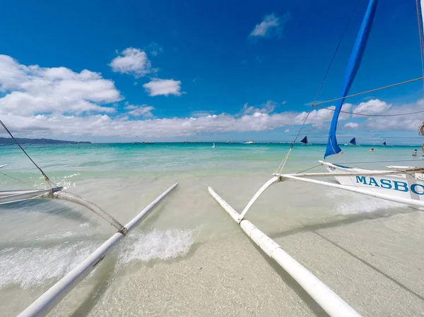 Spiagge bianche di Boracay Filippine. Mare turchese. Palme verdi . — Foto Stock