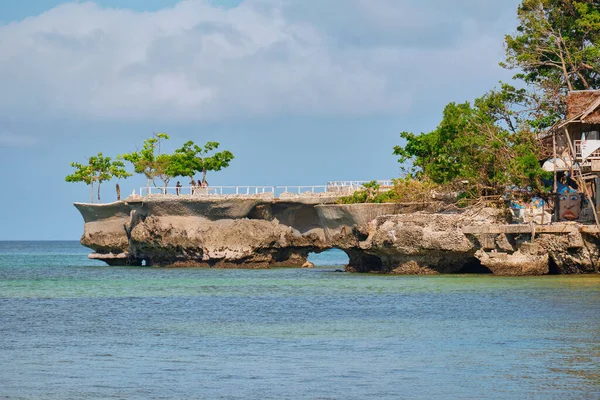 Famoso Hito Isla Boracay Una Pequeña Roca Mar Los Turistas — Foto de Stock