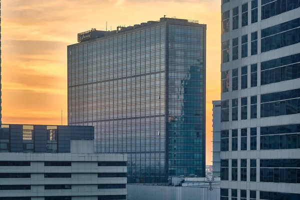 Manila Filippinerna Feb 2020 Kvällsutsikt Över Staden Makati Skyskraporna Mot — Stockfoto