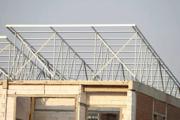 Aluminium dak structuur, bouw structuur — Stockfoto