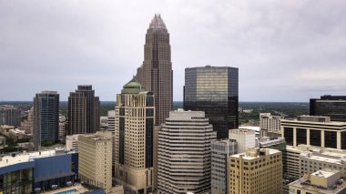 Charlotte, North Carolina kentsel merkezi bulutlu gökyüzü kapak