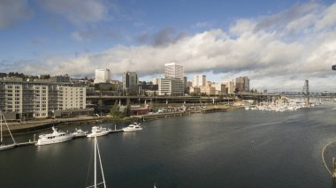 Mavi gökyüzü başlama Bay Tacoma Washington üzerinde