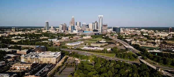 Panoramautsikt Över Den Växande Stadsbilden Vägar Och Byggnader Charlotte — Stockfoto