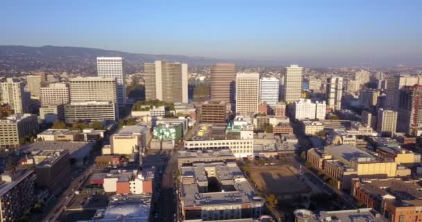 Σούρουπο Πέφτει Στα Κτίρια Και Στον Ορίζοντα Του Oakland Και — Αρχείο Βίντεο
