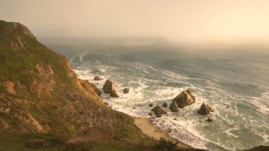 Pasifik Okyanusu Point Reyes California'dan arıyorum sırt üzerinde yüksek görüntülemek