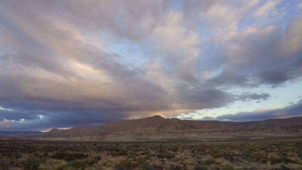 Bulutlar Geniş Bir Bileşimi Utah Manzara Üzerinde Atmosferde Yüksek — Stok video