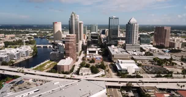 Luftaufnahme Autobahn Und Skyline Der Innenstadt Von Tampa Florida — Stockvideo