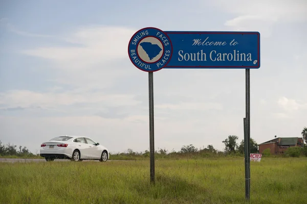 Horizontaal 組成車はジョージアから高速道路入力サウスカロライナに移動します — ストック写真