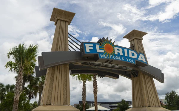 Florida Eyalet Sınırı Içinde Merkezi Hoşgeldiniz Ziyaretçi Otoban Işareti Bir — Stok fotoğraf