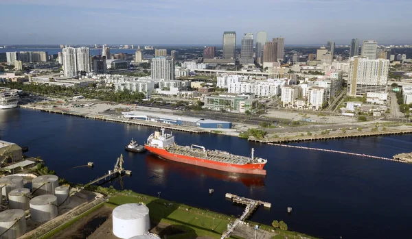 Tampa Bay Florida Has Thriving Port Serves World Thru Canal — Stock Photo, Image