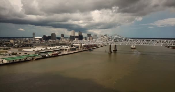 New Orleans Aerial View Highway Bridge Deck Mississippi River — Stockvideo