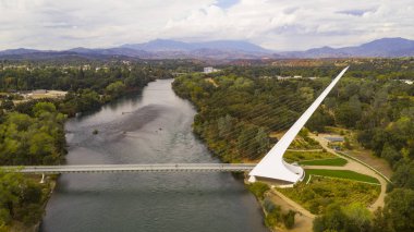 Açık gün Sacramento Nehri Redding California ABD orman yangını zarar görmek için