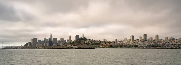 Vista Fora Baía Longa Área Beira Mar Longo Horizonte Cidade — Fotografia de Stock