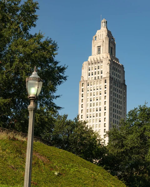 Uma Composição Quadrada Área Parque Traseiro Edifício Capital Estado Baton — Fotografia de Stock