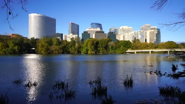 Belvárosi Alexandria Virginia Épületek Tükröződik Potomac Folyó — Stock videók