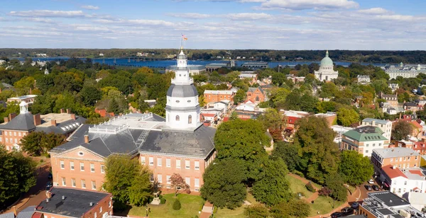 Cúpula Academia Naval Edifícios Statehouse Maryland Aparecem Centrados Horizonte Annapolis — Fotografia de Stock