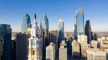 Ben Franklin heykeli Philadelphia Pa şehir sokaklarında üzerinde görünüyor
