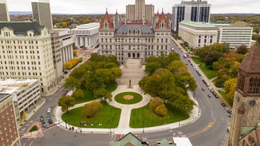Onun keskin soğuk gün Albany New York şehir merkezinde hava görünümünde statehouse adlı