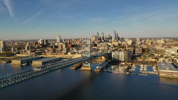 Delaware River Urban Core City Center Tall Buildings Downtown Philadelphia — Stock Video