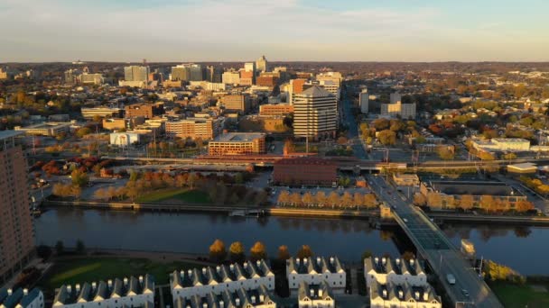 Trasladarse Por Cristina River Downtown City Skyline Wilmington Delaware — Vídeos de Stock