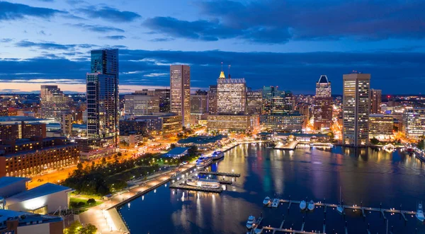 Die Gebäude Sind Beleuchtet Innenstadtkern Von Baltimore Maryland — Stockfoto