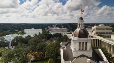 Başkenti şehir Tallahassee, Florida burada gösterilen hükümet ofis binası tutar.