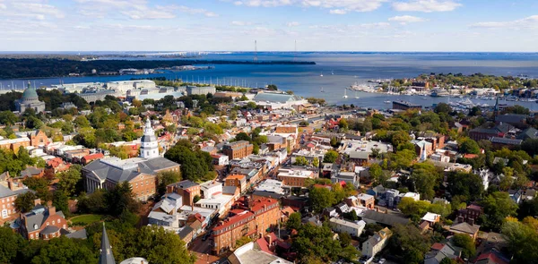 Cúpula Academia Naval Edifícios Statehouse Maryland Aparecem Esquerda Annapolis Skyline — Fotografia de Stock