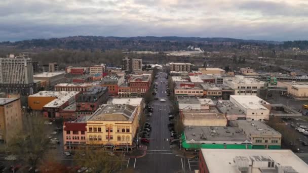 มมองทางอากาศเหน อถนนคอร ดาวน ทาวน Salem Oregon State Capital — วีดีโอสต็อก