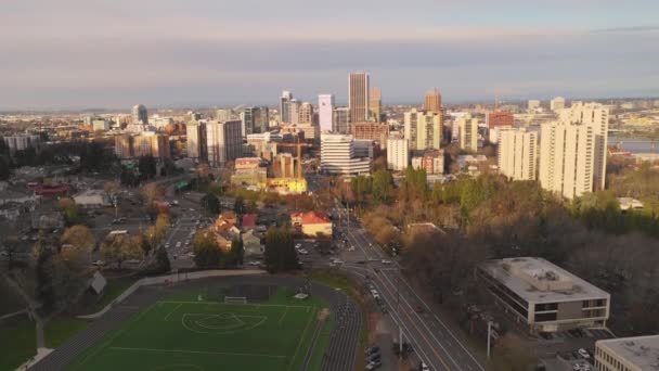 Luchtfoto Centrum Stadscentrum Naar Portland Oregon — Stockvideo