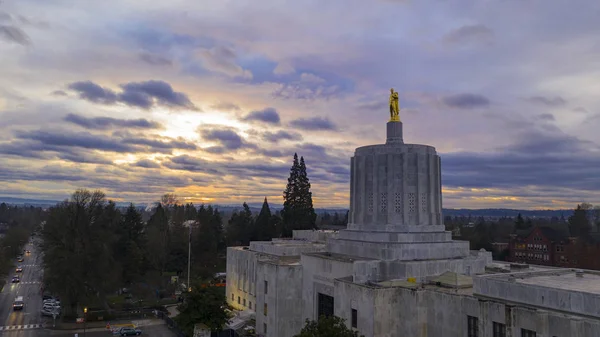 Statens Kapital Byggnaden Prydd Med Oregon Pionjär Med Centrala Salem — Stockfoto