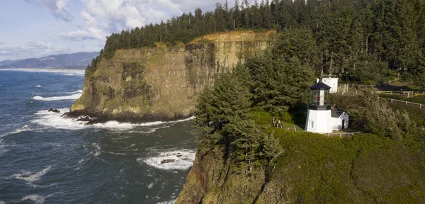 Stilla Havet Vågor Krasch Mot Hög Bluffar Nedanför Cape Mears — Stockfoto