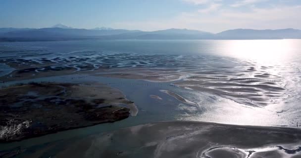 カスケード山脈からプゲットサウンドに向かうヌークサック川排水 — ストック動画