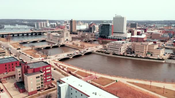 Luchtfoto Cedar Rapids Iowa Riverfront Downtown Skyline Van Stad — Stockvideo