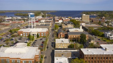 Elizabeth City Kuzey Carolina Forbes Bay ve Pasqoutank Nehri önünde