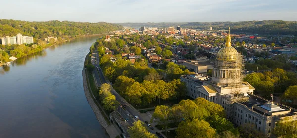 Vista panorámica larga Charleston West Virginia Capitol City — Foto de Stock