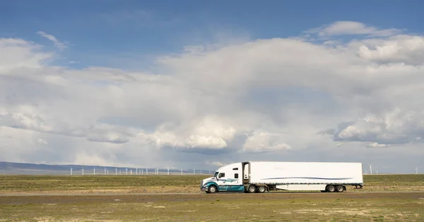 Dramatic Sky High Road Big Rig OTR Transportation — Stock Photo, Image