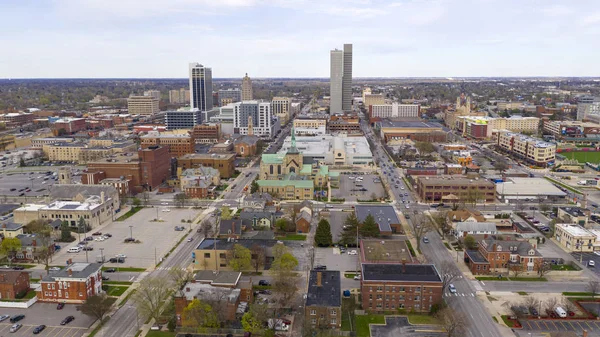Lange vlakke stads stad syline in Fort Wayne Indiana — Stockfoto