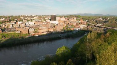 Yükselen Güneş Şehir Lynchburg Virginia ışık başlar