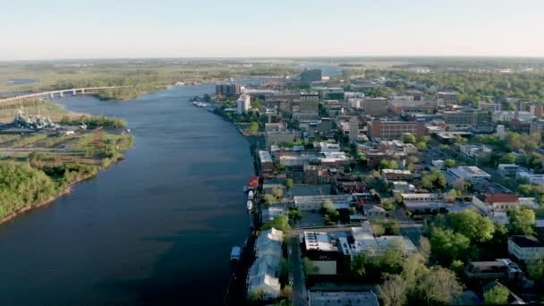 Green Leaves Out Springtime Aerial View Downtown Riverfront Wilmington North — Stock Video