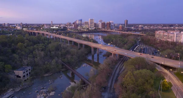 Evening Light Over Highways Heading Downtown City Skyline Riverfront — Stock Photo, Image