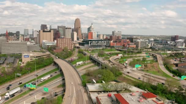 Krásný Den Pro Jízdu Přes Centrum Městské Centrum Cincinnati Ohio — Stock video