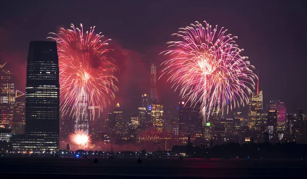 July 4th Celebration 2019 Jersey City and New York Skylines — Stock Photo, Image