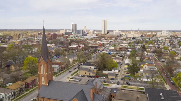 Luftaufnahme über der Skyline des Stadtzentrums in Fort Wayne — Stockfoto