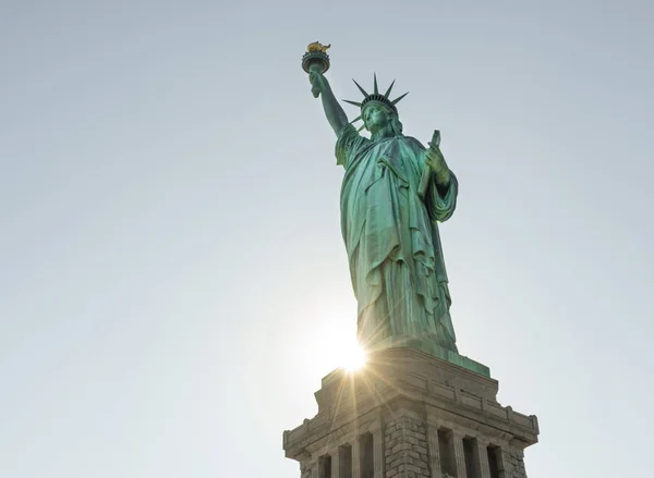 Statue de la Liberté accueille les marins au port de New York — Photo