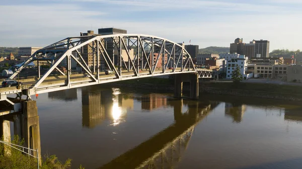 Dél-Side Bridge felett Kanawha River Charleston West Virginia State Capitol — Stock Fotó